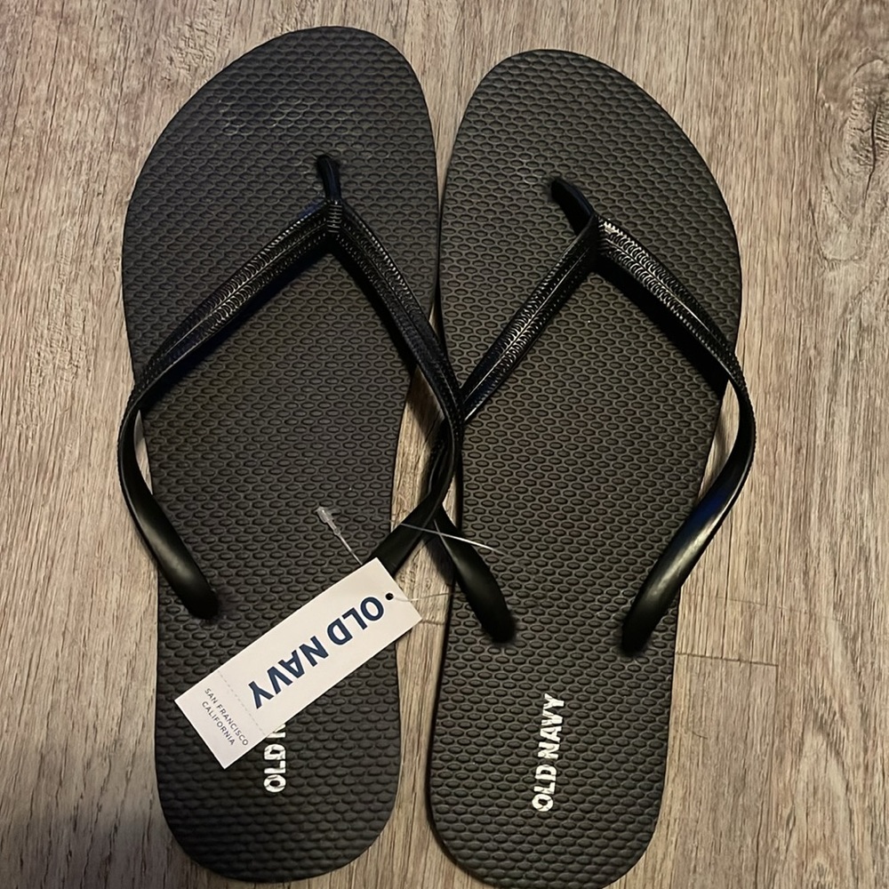 NWT - Old Navy Classic Flip-Flops Size 10.